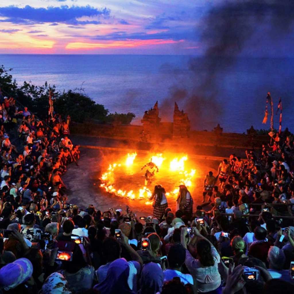 You can watch kecak dance in Uluwatu for your family trip