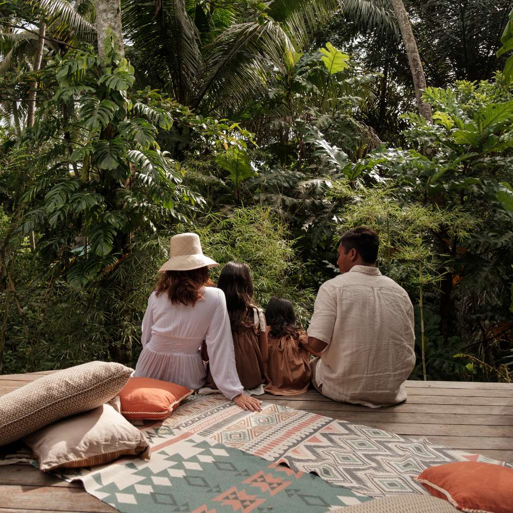 Family picnic in Bali