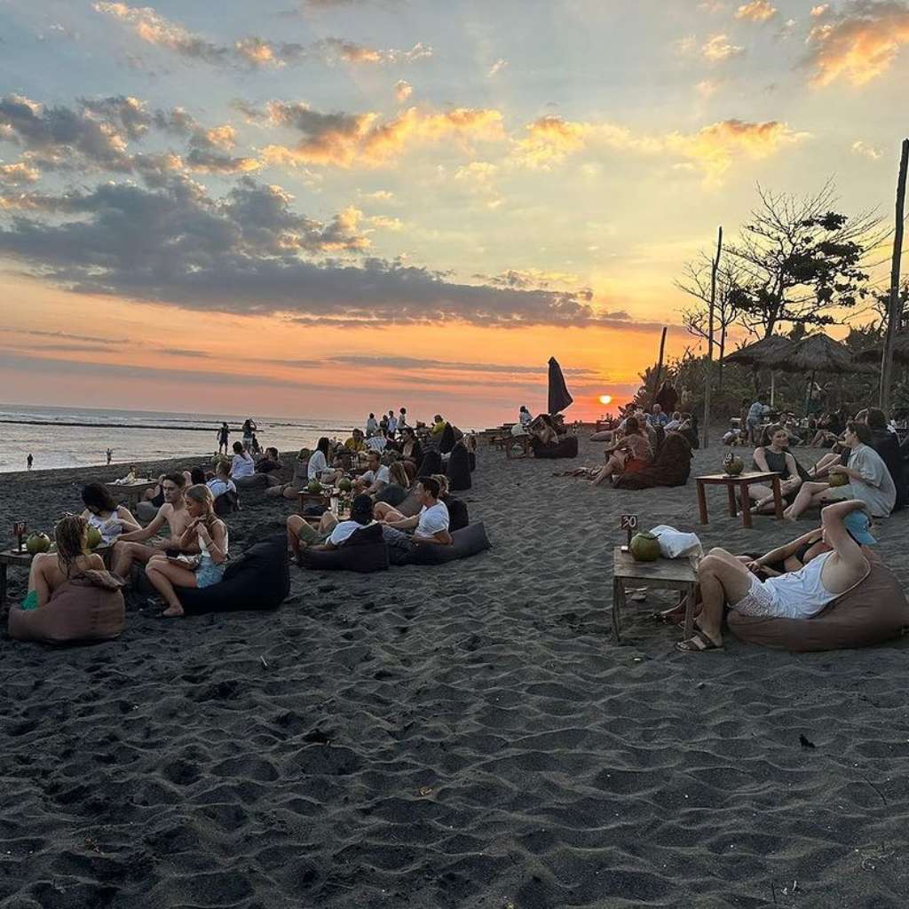 warung pantai seseh bali berlokasi dekat dengan villa sukha seseh