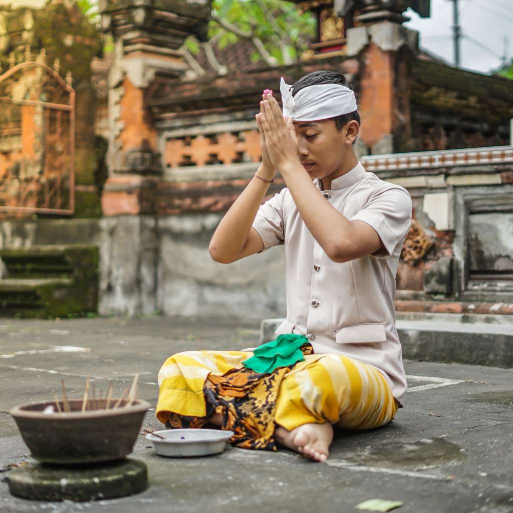 embracing balinese dress