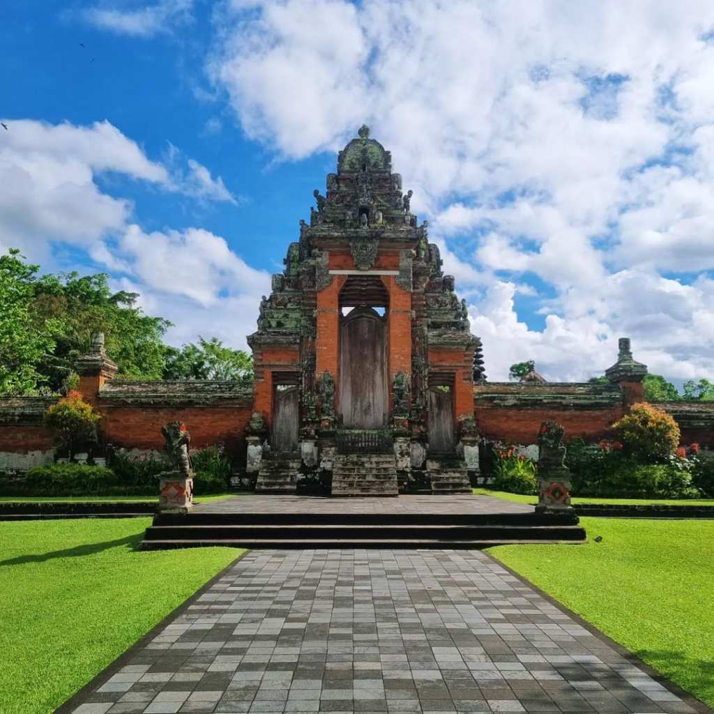 taman ayun temple