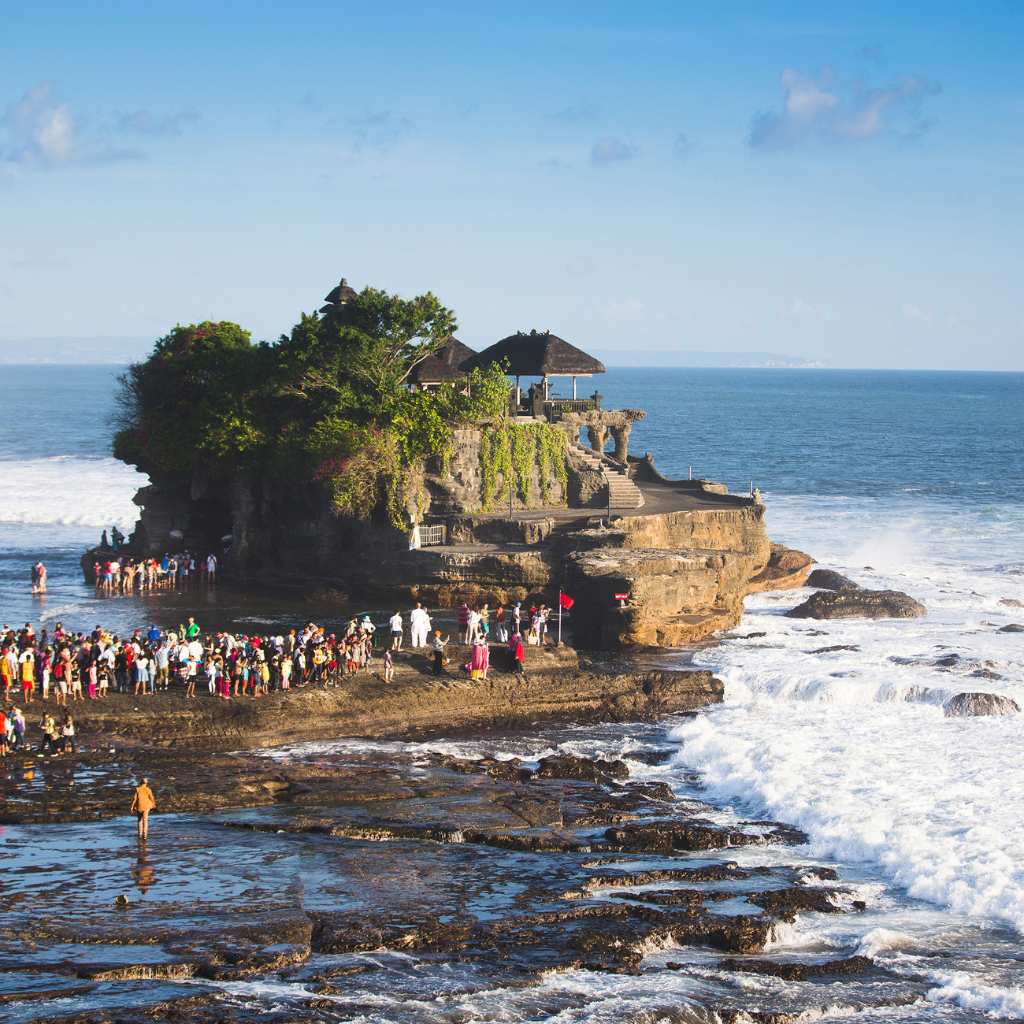 tanah lot temple