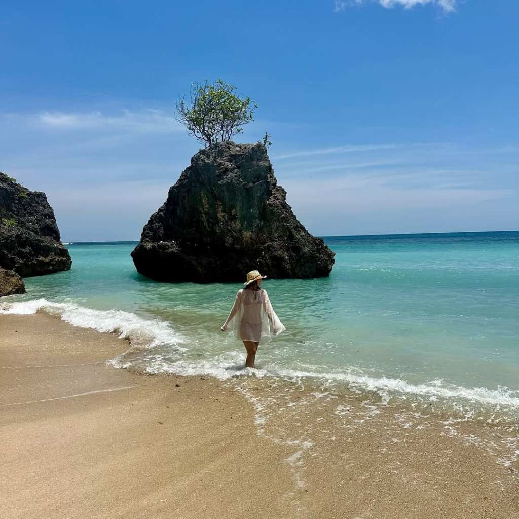 explore bingin beach