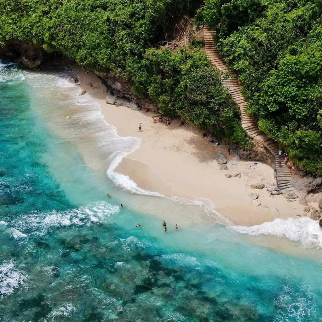 green bowl beach uluwatu