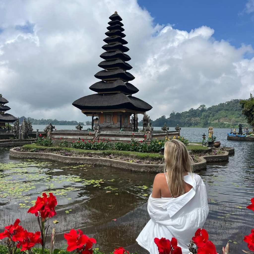 ulun danu beratan temple